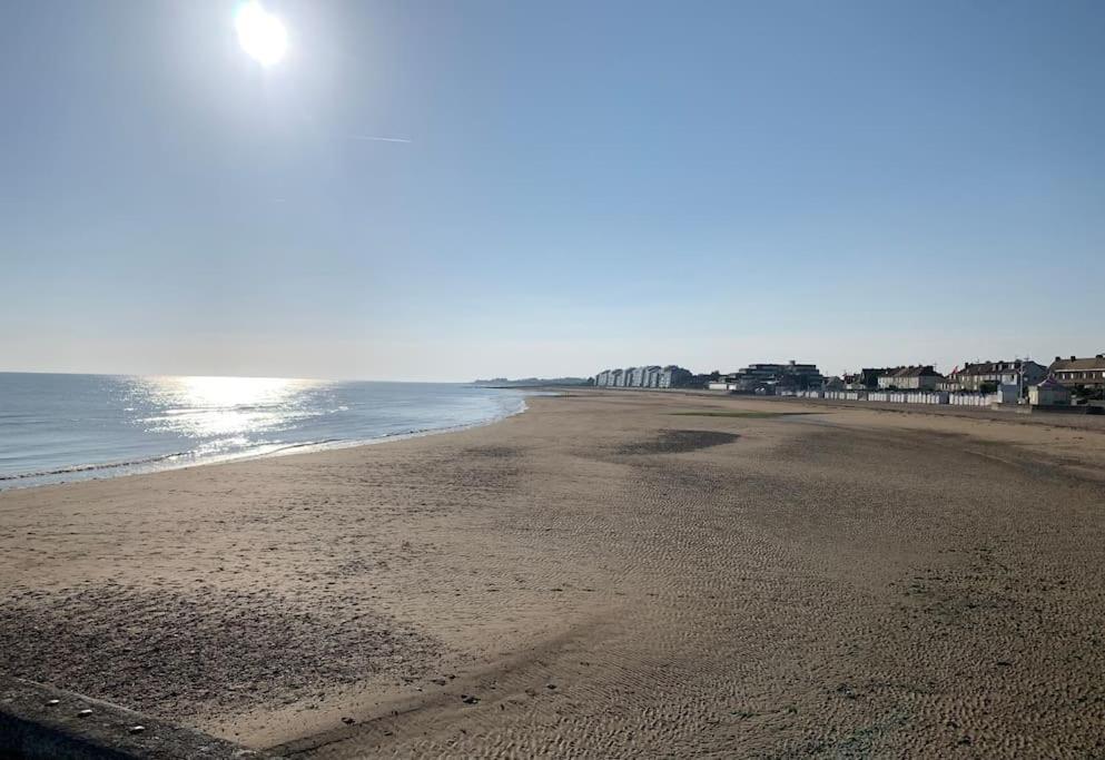 Studio - Balcon - Bord De Mer Courseulles-sur-Mer Zewnętrze zdjęcie